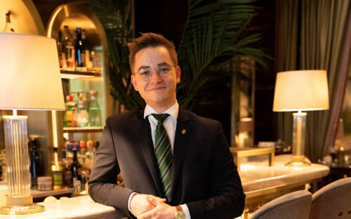 Mirco Liesk ist Sommelier im Grill des Hotel Vier Jahreszeiten / ©Hotel Vier Jahreszeiten