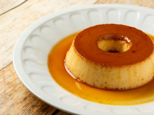 Süß, vollmundig und zergeht auf der Zunge: das traditionell portugiesische Dessert Pudim Flan /© Felippe Lopes/Unsplash
