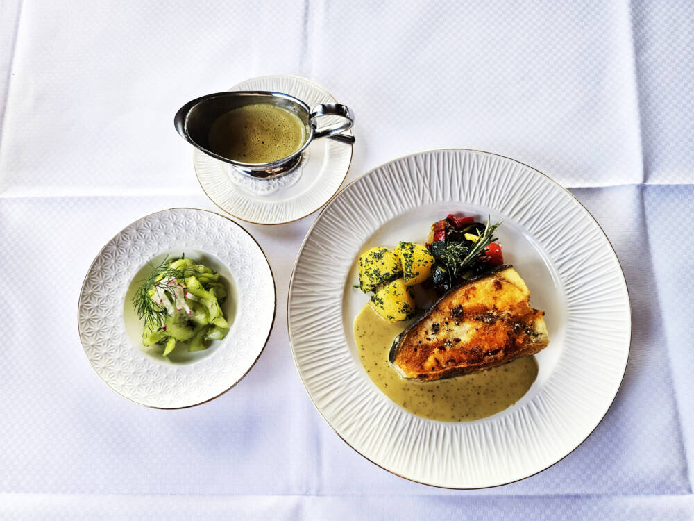 Das Fischereihafen Restaurant serviert einen beliebten Klassiker / © Stefanie Kastell