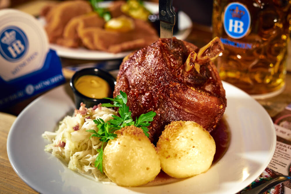 Das Hofbräu serviert bereits seit 2005 bayerische Küche / ©Marc Sill