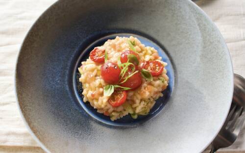 Das Tomatenrisotto besticht durch den Umami-Geschmack / © Jan-Peter Westermann für ZS/Edel Verlagsgruppe