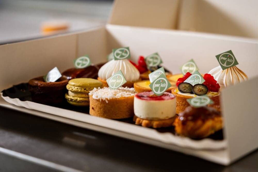 Französisches Savoir-vivre am Leinpfad: Im Café par ici! serviert Agnès Brinker hausgemachte Pâtisserie und französische Klassiker / ©FRAEM GmbH für par ici