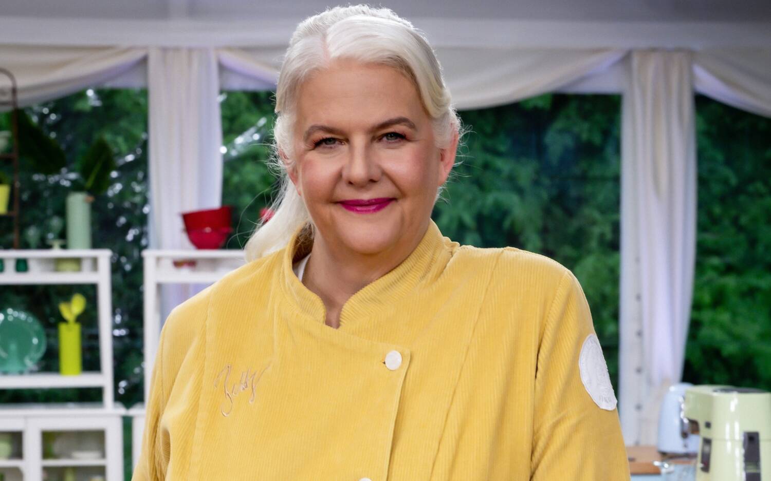 Ihr Herz schlägt seit 34 Jahren für Torten: TV-Jurorin und Konditormeisterin Bettina Schliephake-Burchardt / © Joyn/Claudius Pflug
