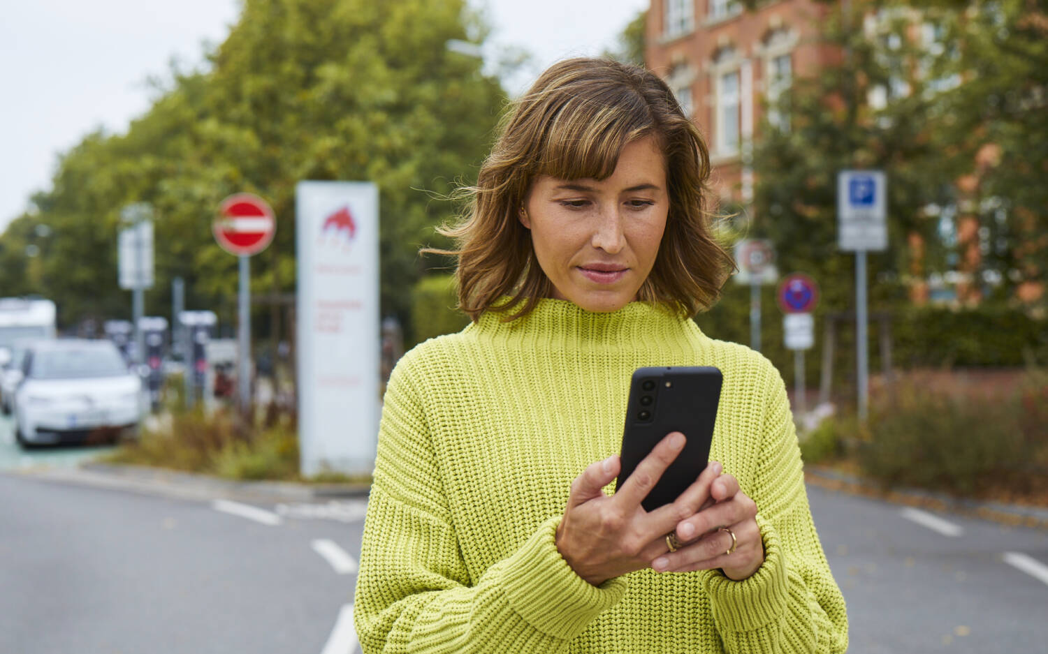 Mit der App ganz einfach wissen, wie es weiter von A nach B geht / © hvv switch