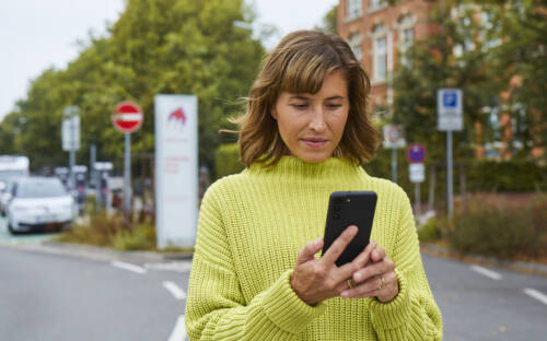 Mit der App ganz einfach wissen, wie es weiter von A nach B geht / © hvv switch