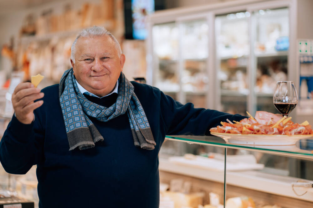 Parmaschinken. Mortadella und luftgetrocknete Salami – und Vincenzo Andronaco ist happy /© Kennedy Production