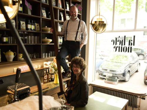 Susanne Walter und Christoph Mauermann in ihrem Café la bête noire in Eimsbüttel / ©Astrid Grosser