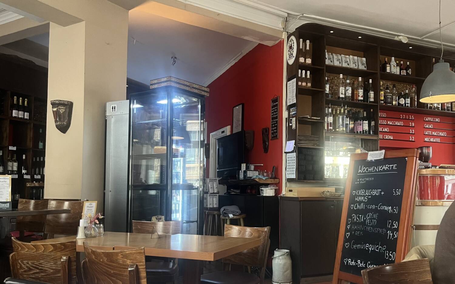 Wer noch die Gelegenheit hat, sollte sich vor der Schließung noch einen Kaffee gönnen / ©Genuss-Guide
