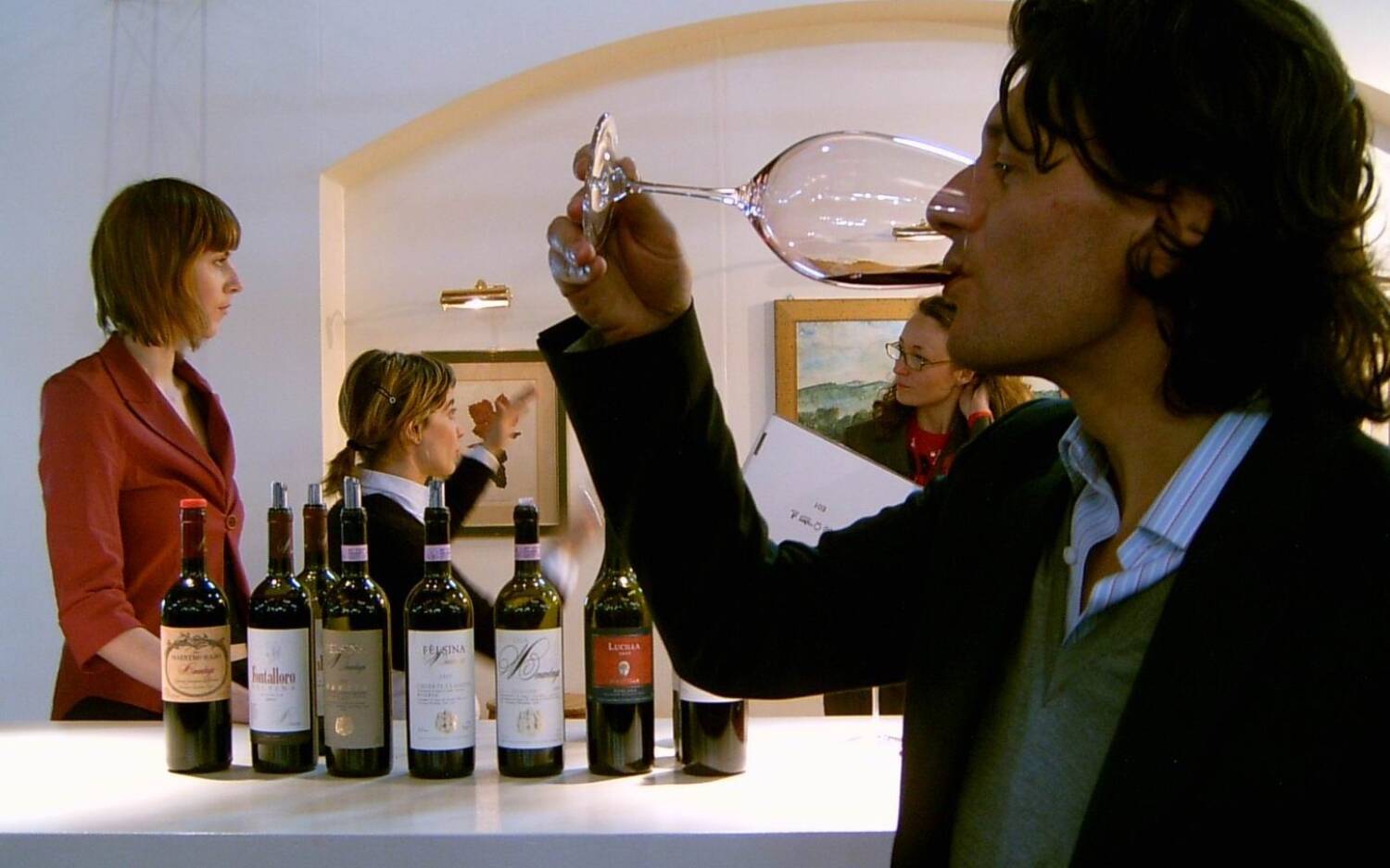 Bei der WeinHamburg stehen etwa 900 Weine zur Verkostung bereit / ©WeinHamburg