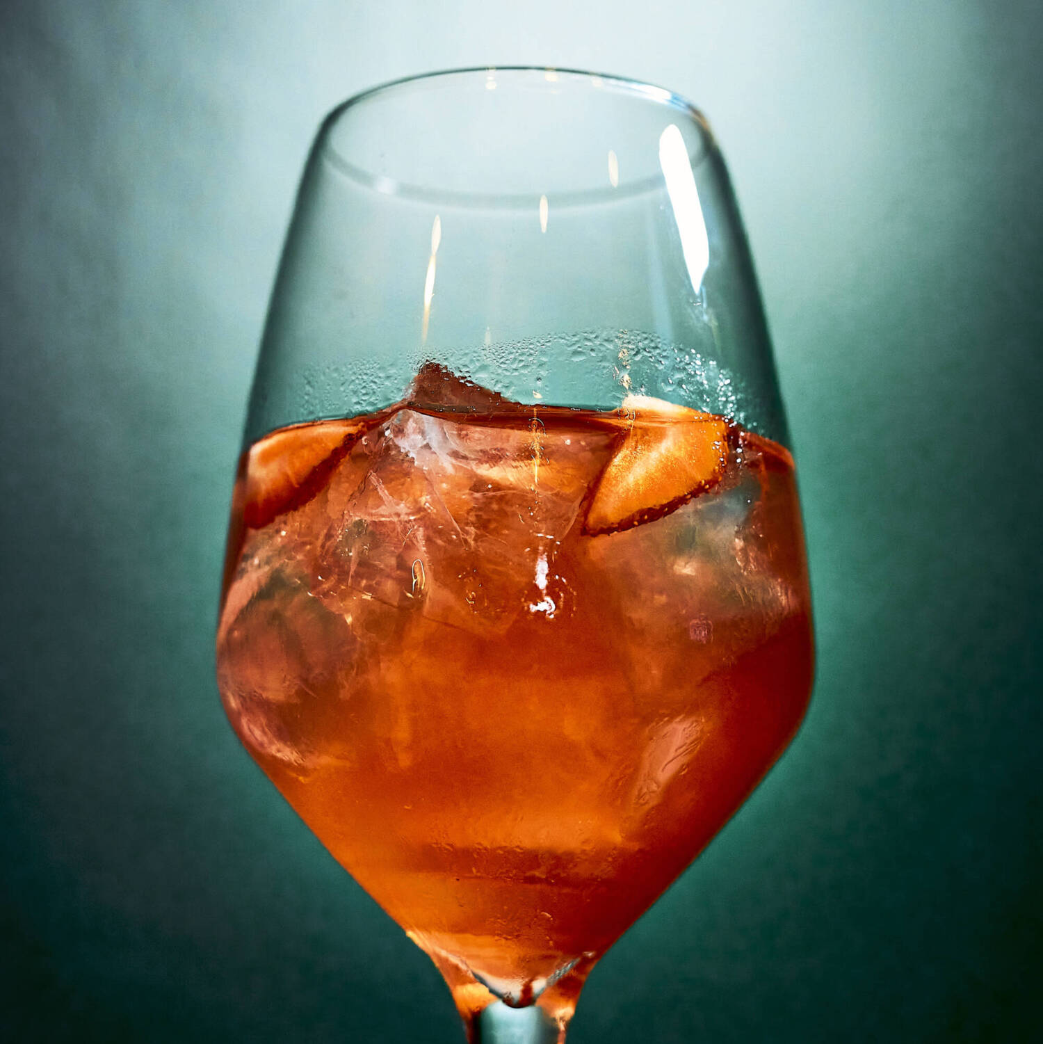 Cheers: Im neuen Enchanté gibt es seit Ende September wieder gute Drinks zu genießen / ©Marc Sill