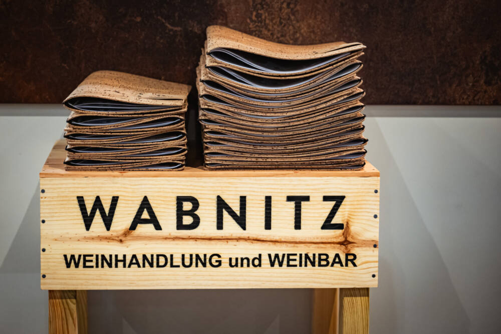 Das Familienunternehmen Wabnitz versorgt seit 1968 seine Gäste mit Weinen / © Rene Flindt