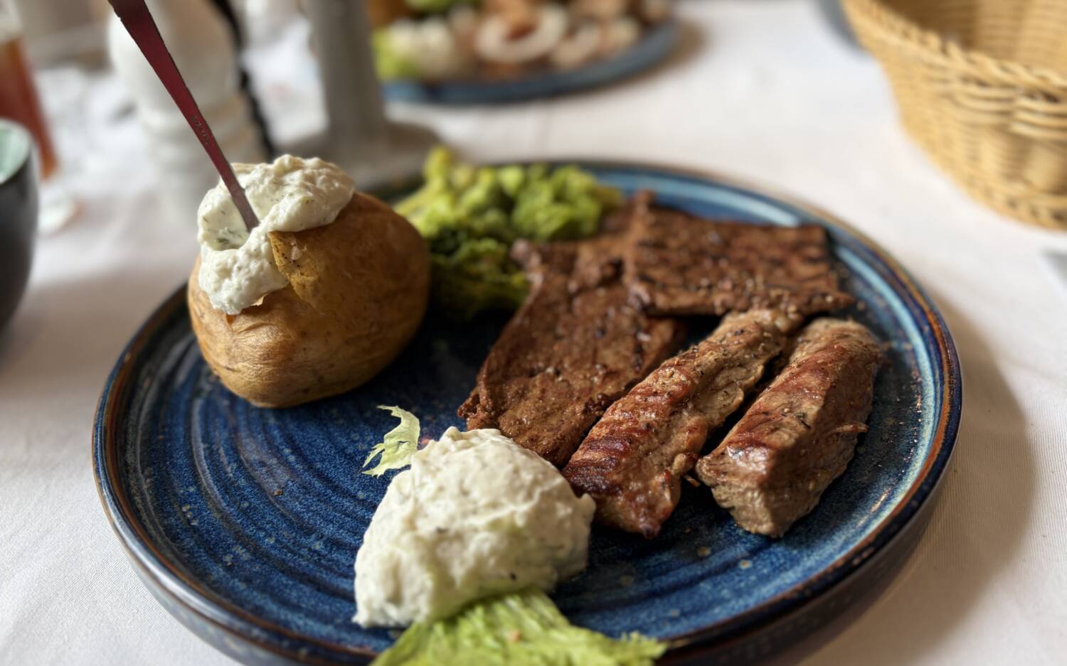 Das Lammfilet mit Rinderleber kann leider auch nur teilweise überzeugen / ©Michael Hein