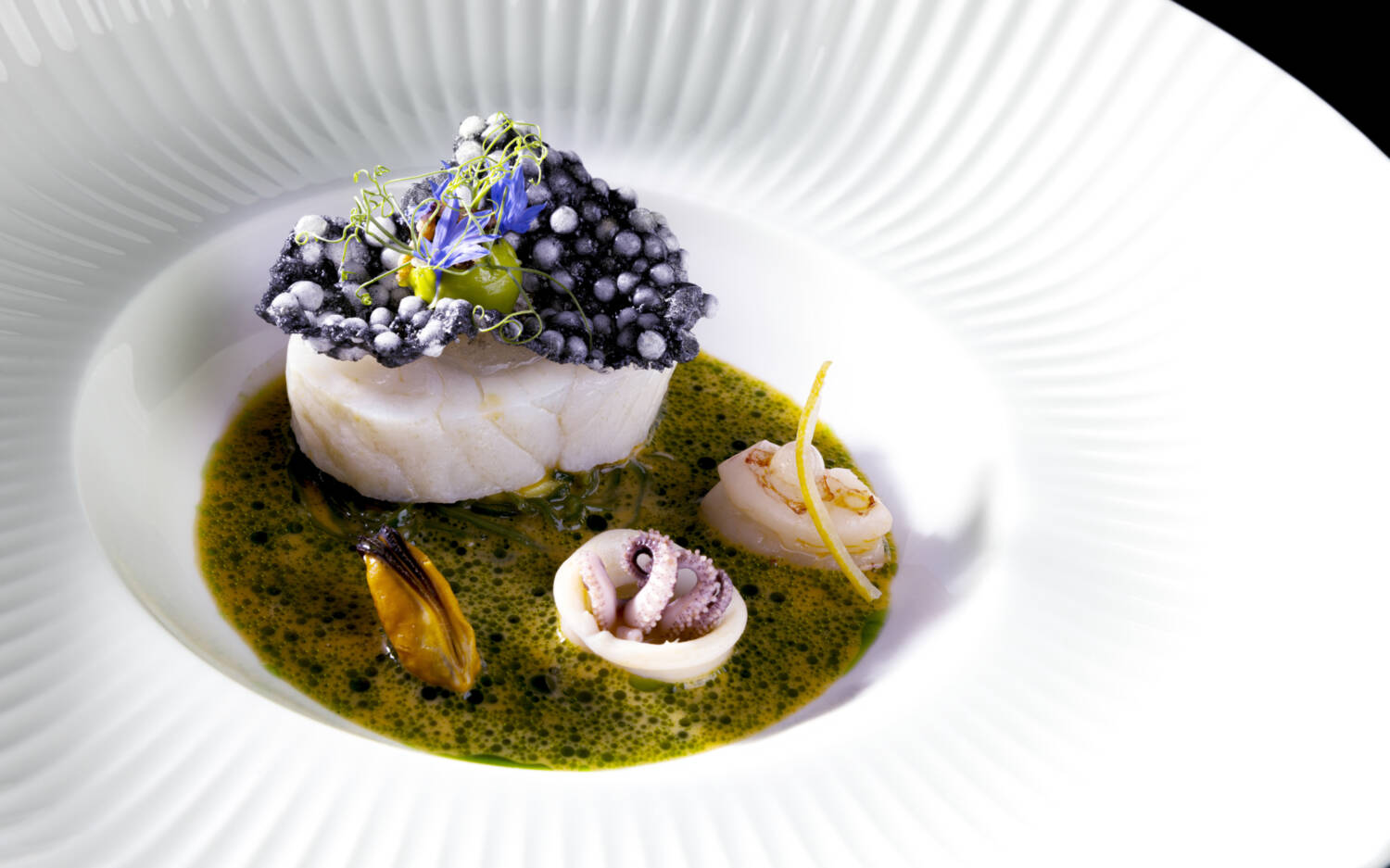 Das Sternerestaurant Jellyfish in Eimsbüttel bietet gehobene Küche mit Fokus auf Fisch / ©Kirchgasser Photography