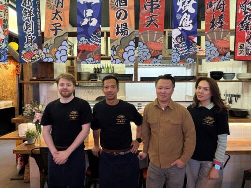Das Team des neuen Omoide Hamburg: Koch Elliott, die Gründer Tam und Tri Nguyen sowie Restaurantmanagerin Bianca / ©Carlotta Maas
