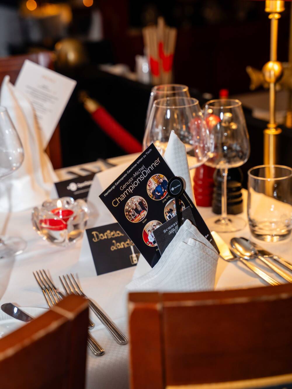 Ein schickes und warmes Ambiente erwartete die Gäste beim dritten ChampionsDinner / ©SZENE STUDIOS