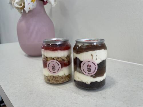 Mit Cake2go gibt es seit Anfang September ein neues Café rund um Dosenkuchen und Açai Bowls  /©Alina Fedorova